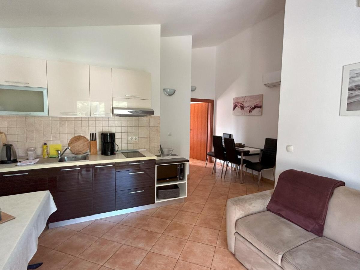 Apartments Antonella Traù Esterno foto