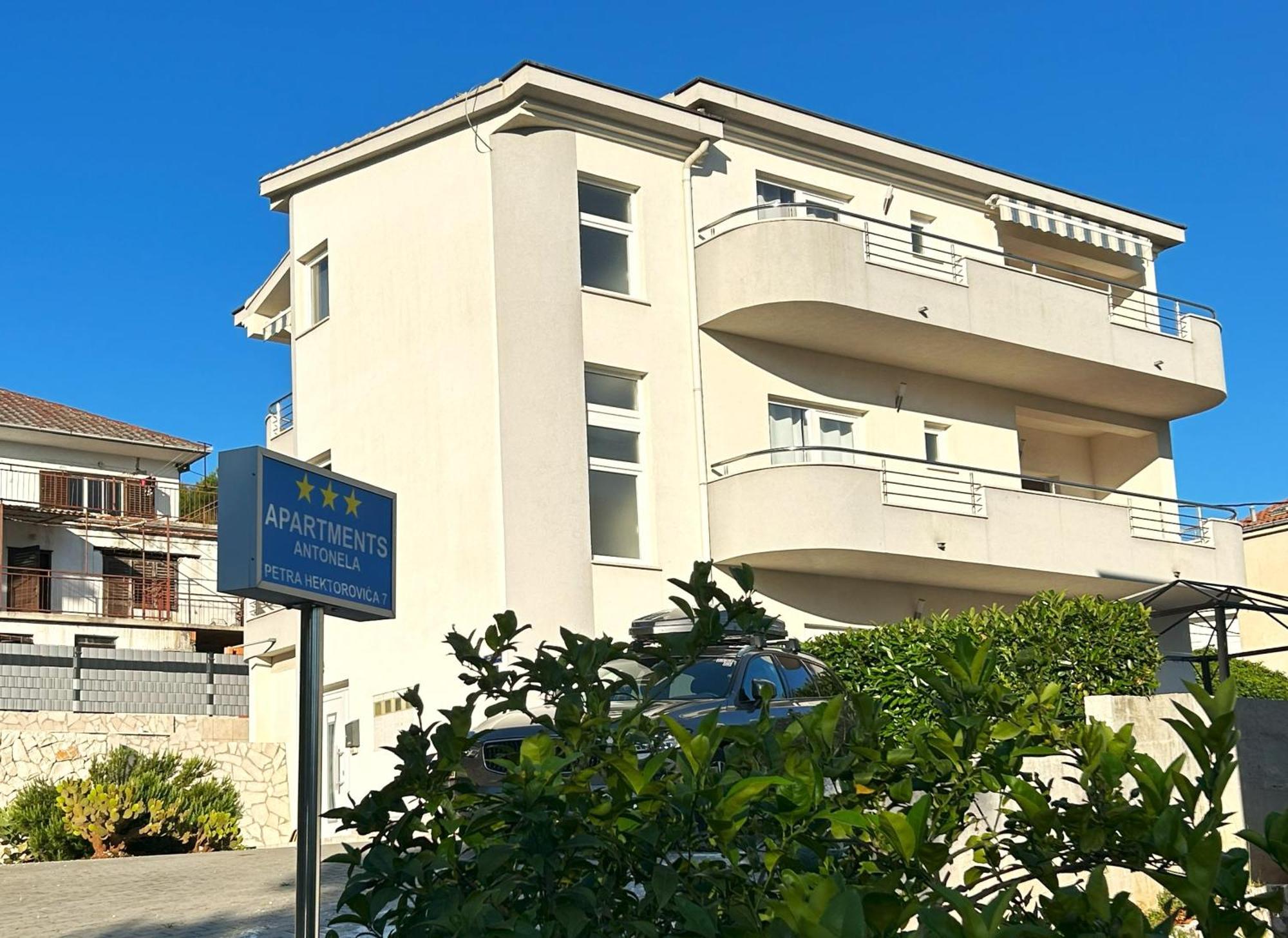 Apartments Antonella Traù Esterno foto